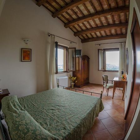 Loro Piceno Villa Le Vigne מראה חיצוני תמונה