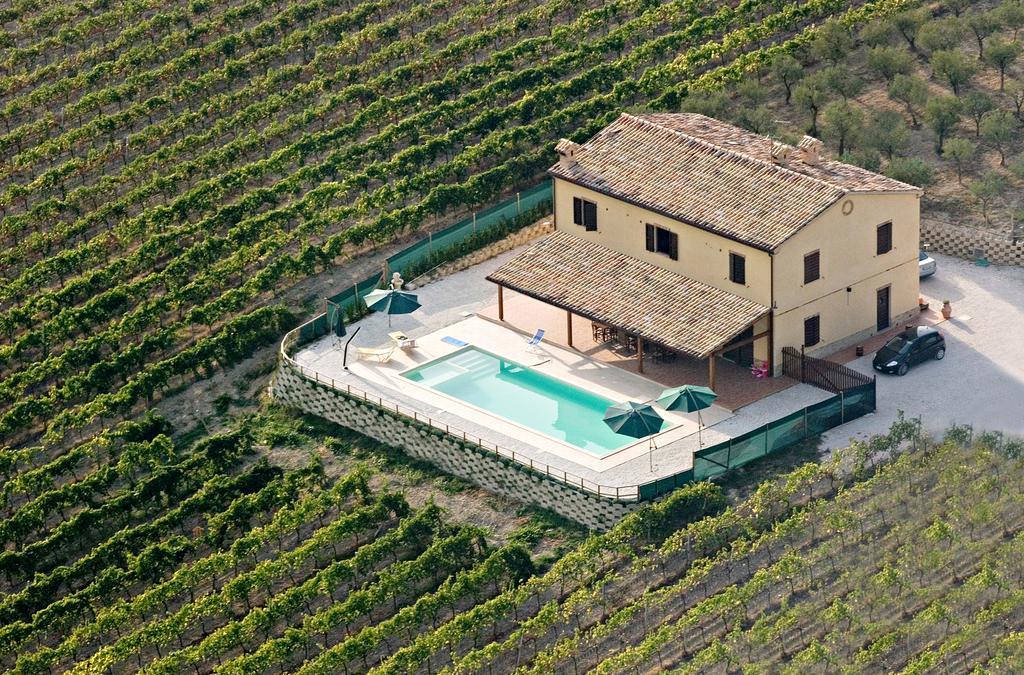 Loro Piceno Villa Le Vigne מראה חיצוני תמונה