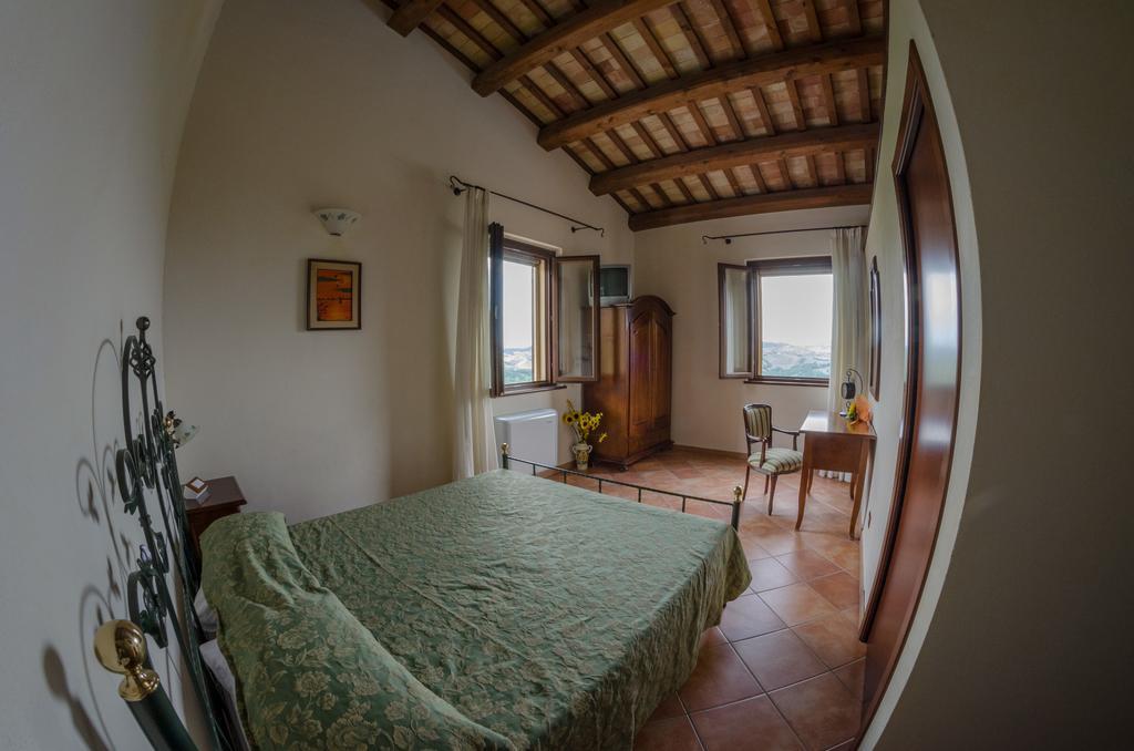 Loro Piceno Villa Le Vigne מראה חיצוני תמונה